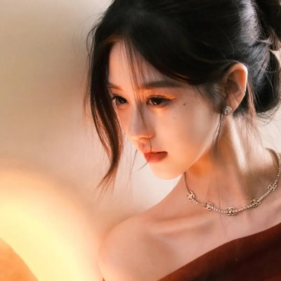 和帅哥一起吃饭